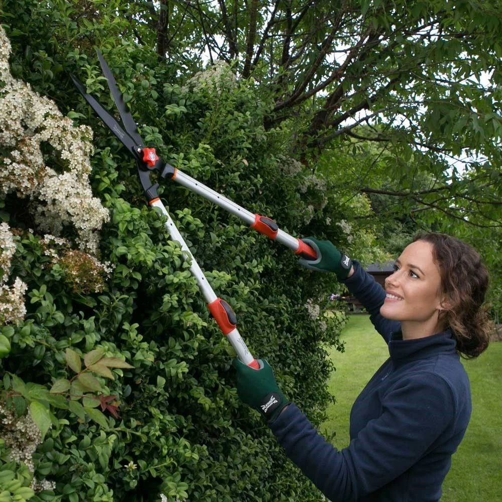 Wilkinson Sword Telescopic Hedge Shears - Image 3