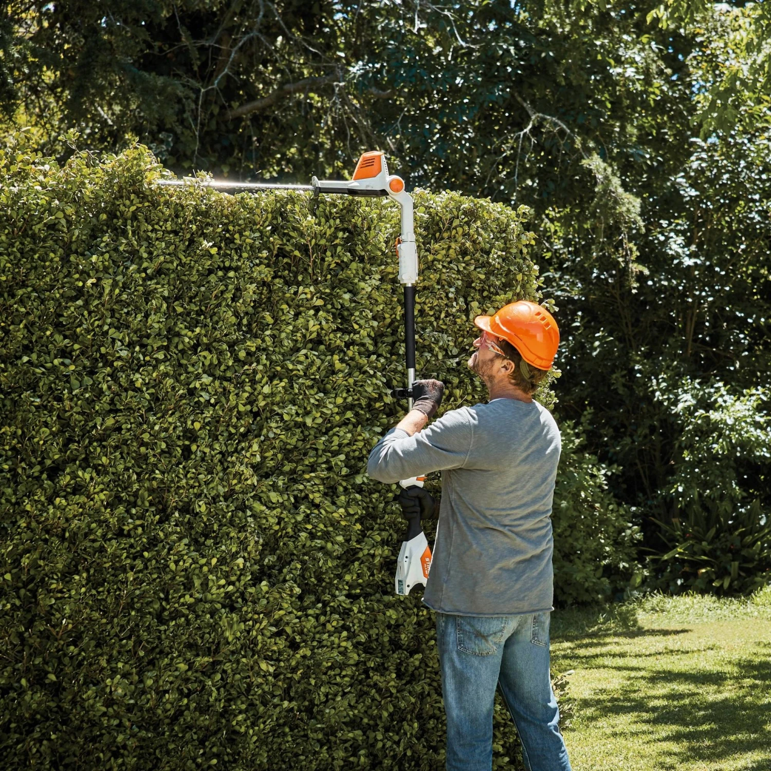 Stihl HLA 56 Cordless Long Reach Hedge Trimmer Shell - Image 3