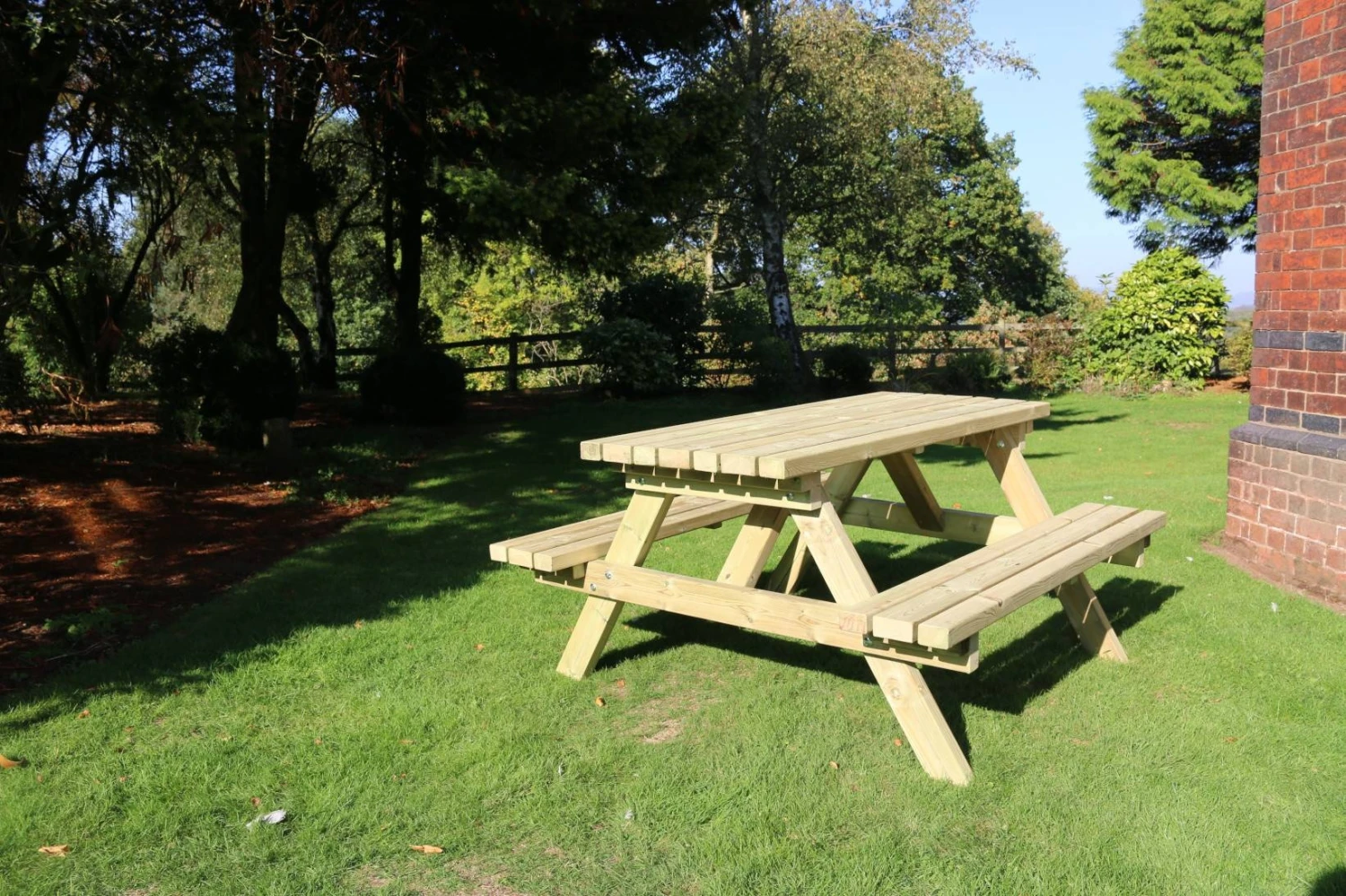 Churnet Valley Deluxe Picnic Table 1.8m - Image 2
