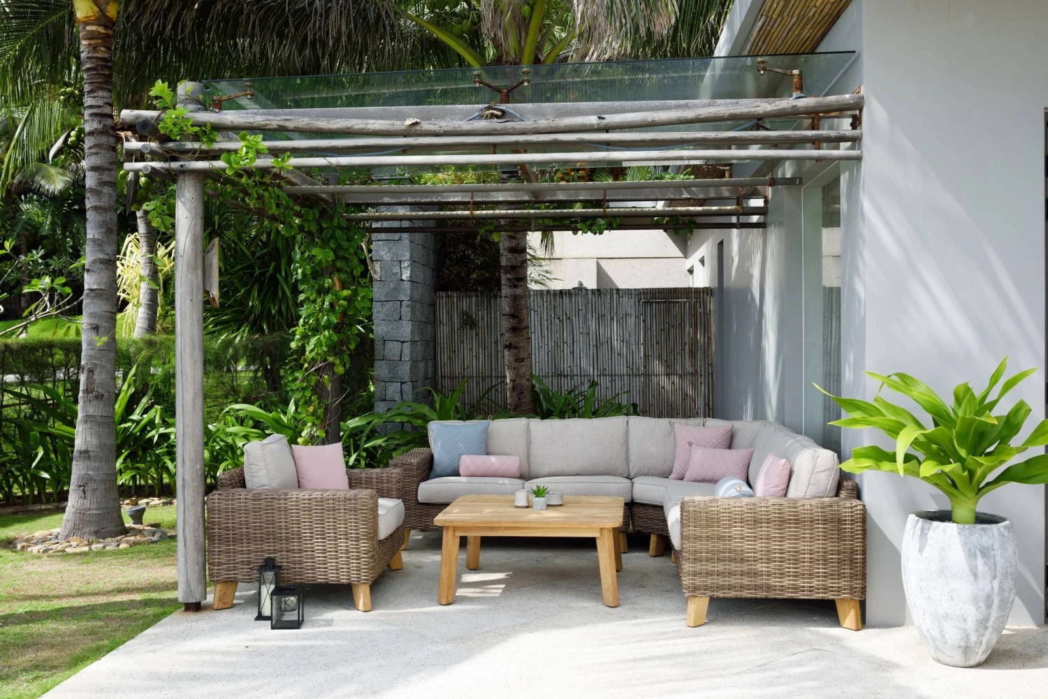 Bahamas Corner Coffee Set And Armchair