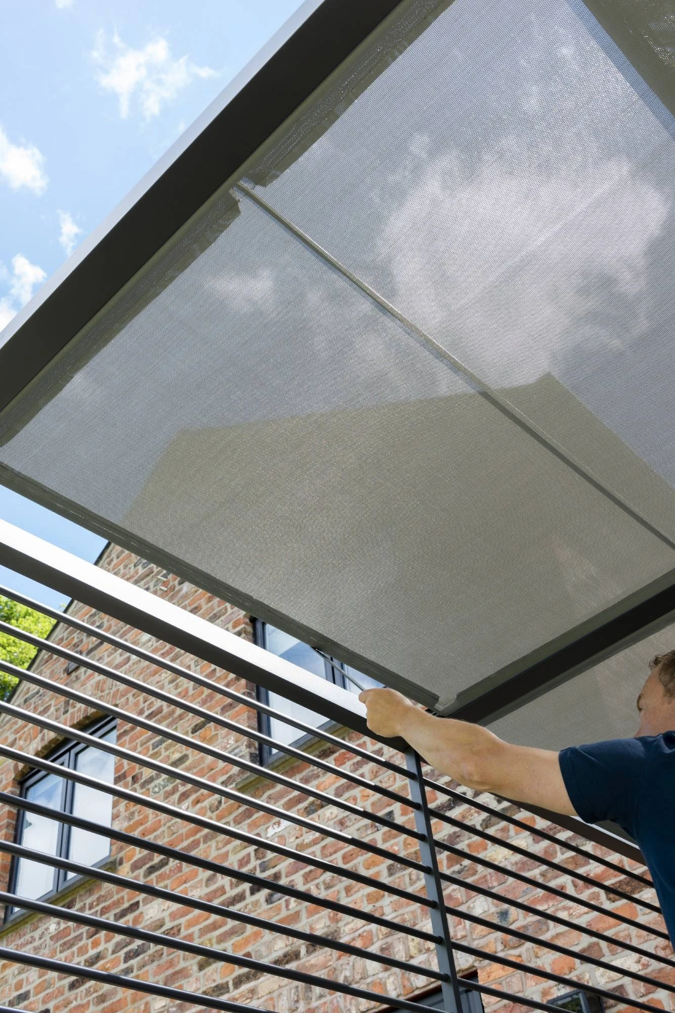 Drayton 2.8m X 2.8m Sliding Roof Gazebo - Image 3